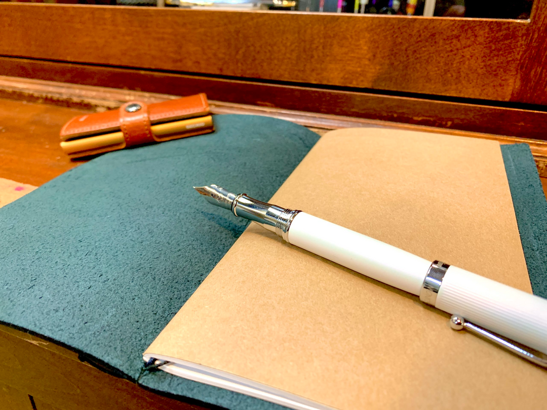 How to Care for the Leather of your Notebook