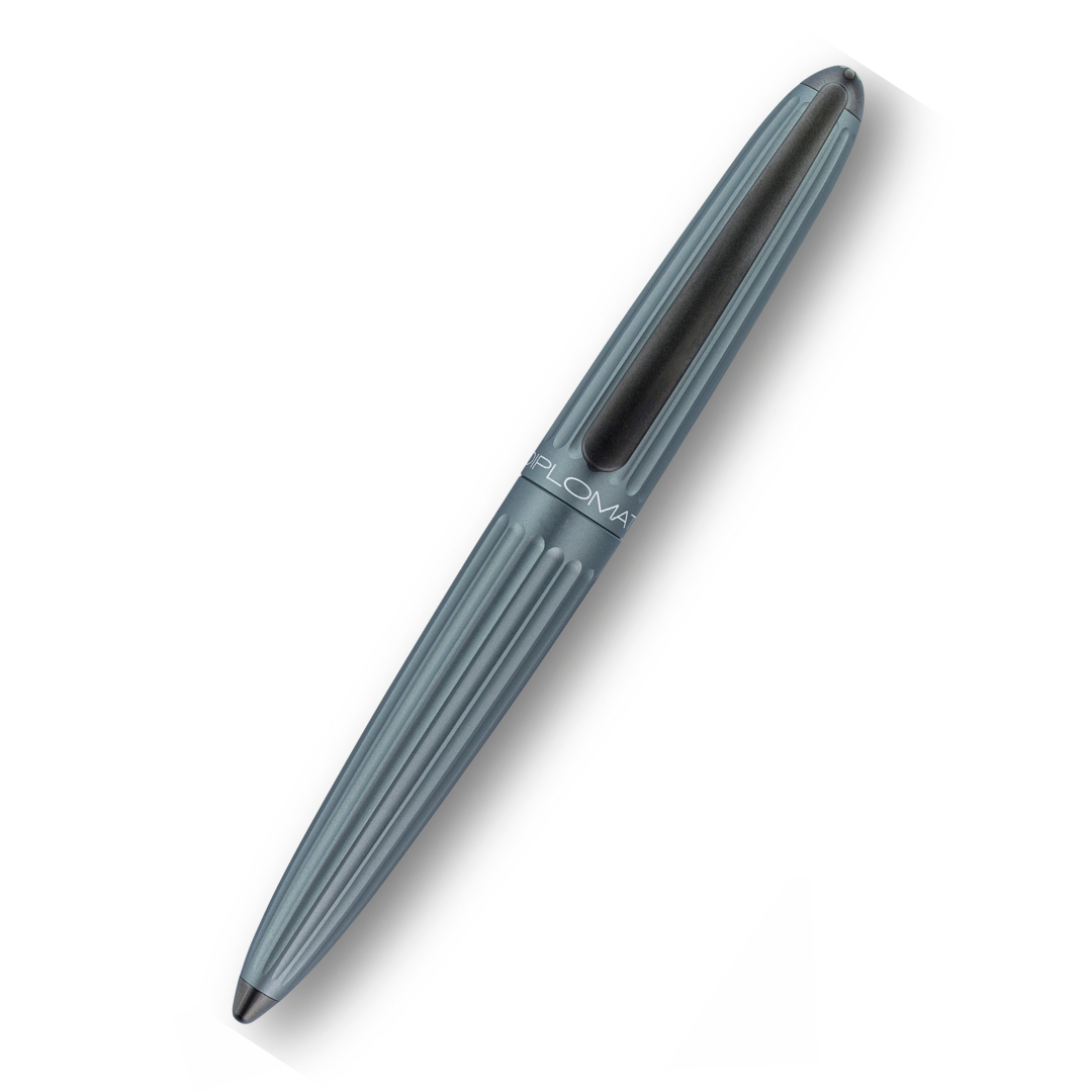 DIPLOMAT - Aero Fountain Pen - Grey - Buchan's Kerrisdale Stationery - Free shipping to Canada and US