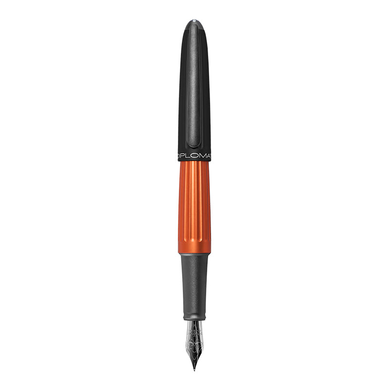 AERO_black_orange_fountain_pen_400x800