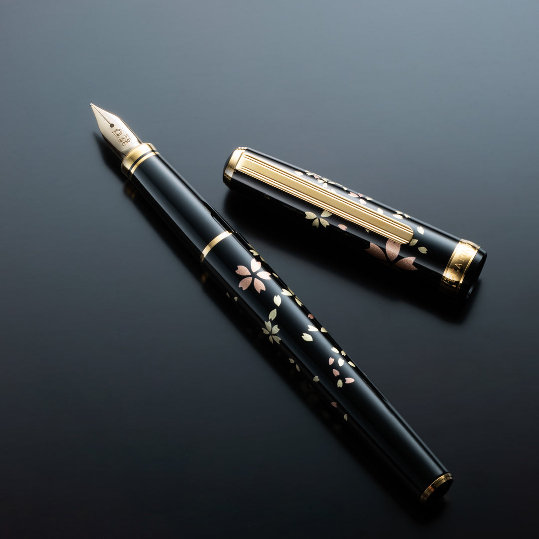 PLATINUM –  Fountain Pen – Kanazawa Kanazawa Gold Leaf Maki-E Collection - Sakura Fubuki (Cherry Blossoms)