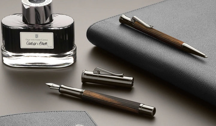 GRAF VON FABER - CASTELL - CLASSIC EBONY FOUNTAIN PEN 18K Gold Nib - BLACK PLATINUM