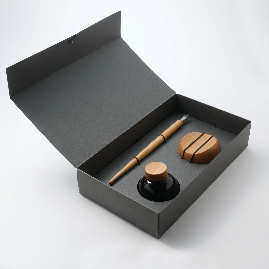Kakimori Sakura wood gift set in a gift box