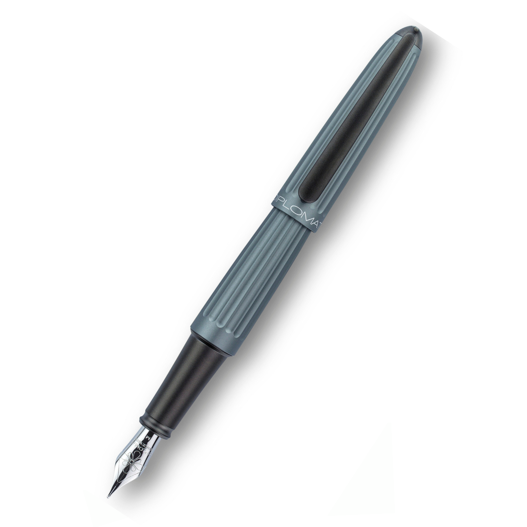 DIPLOMAT - Aero Fountain Pen - Grey - Buchan's Kerrisdale Stationery - Free shipping to Canada and US