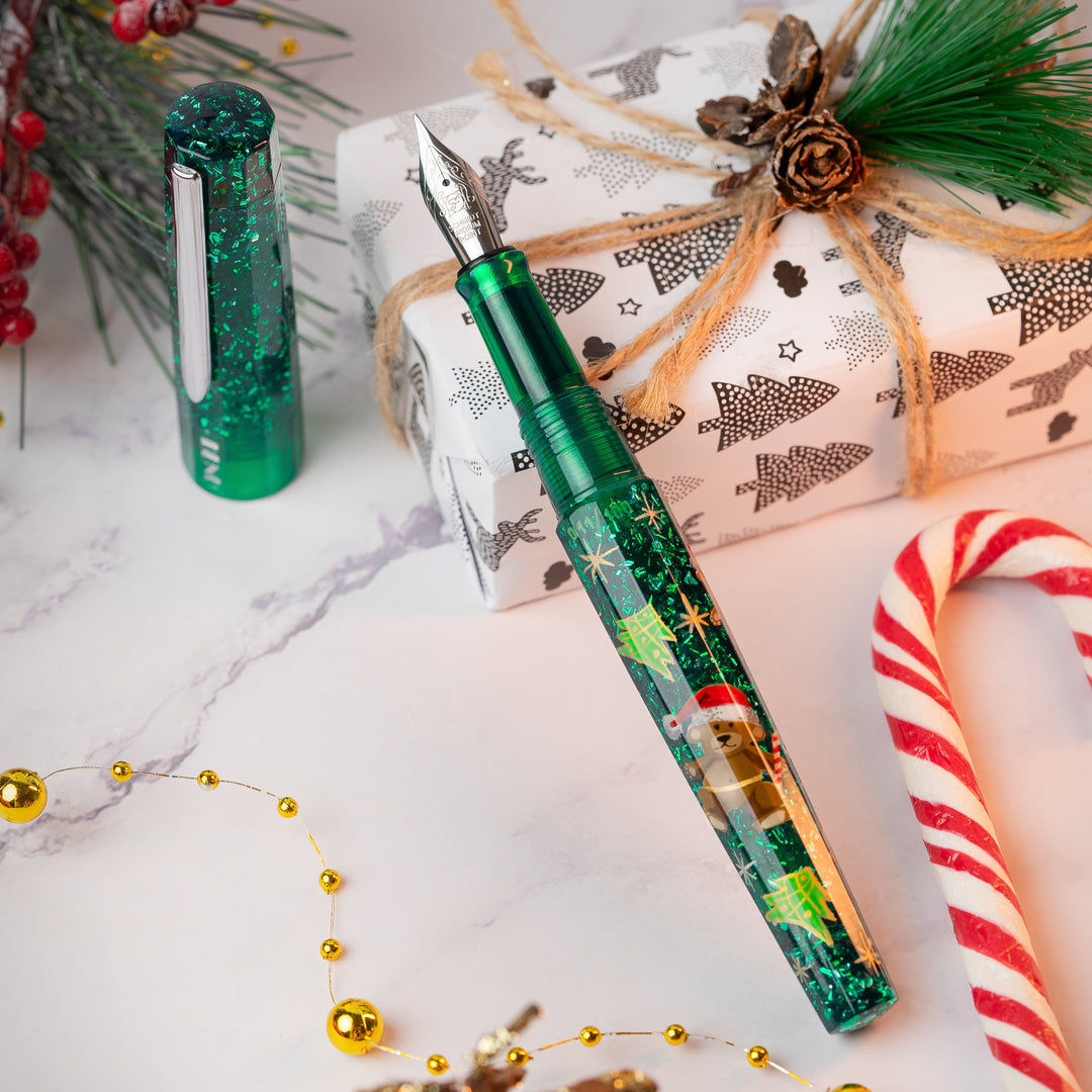BENU - Euphoria Collection Fountain pen - Bear-y Merry Christmas