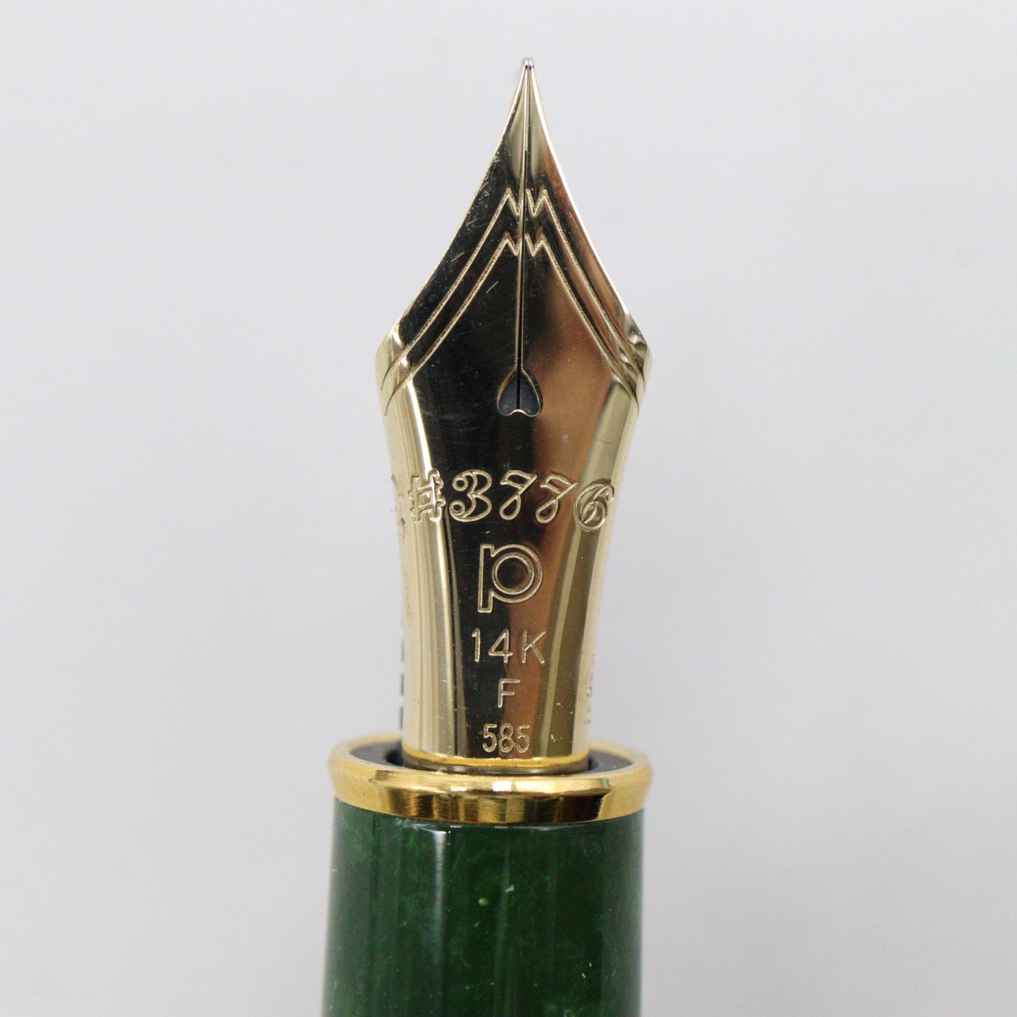 PLATINUM – #3776 Celluloid Fountain Pen with 14K Gold Nib – Jade - Buchan's Kerrisdale Stationery