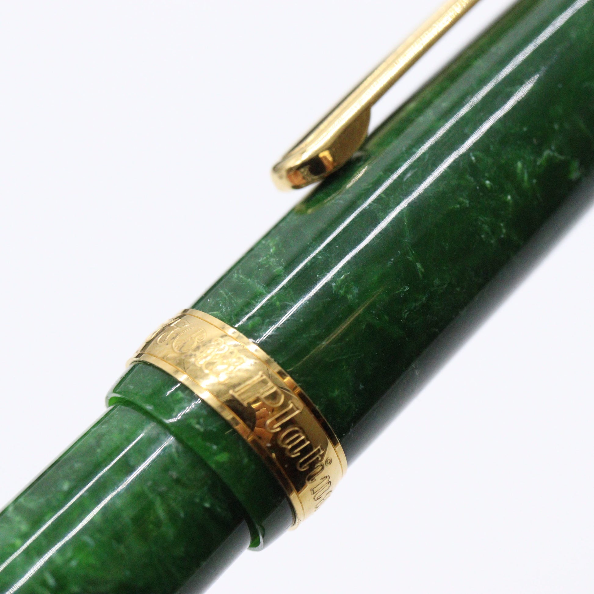 PLATINUM – #3776 Celluloid Fountain Pen with 14K Gold Nib – Jade - Buchan's Kerrisdale Stationery