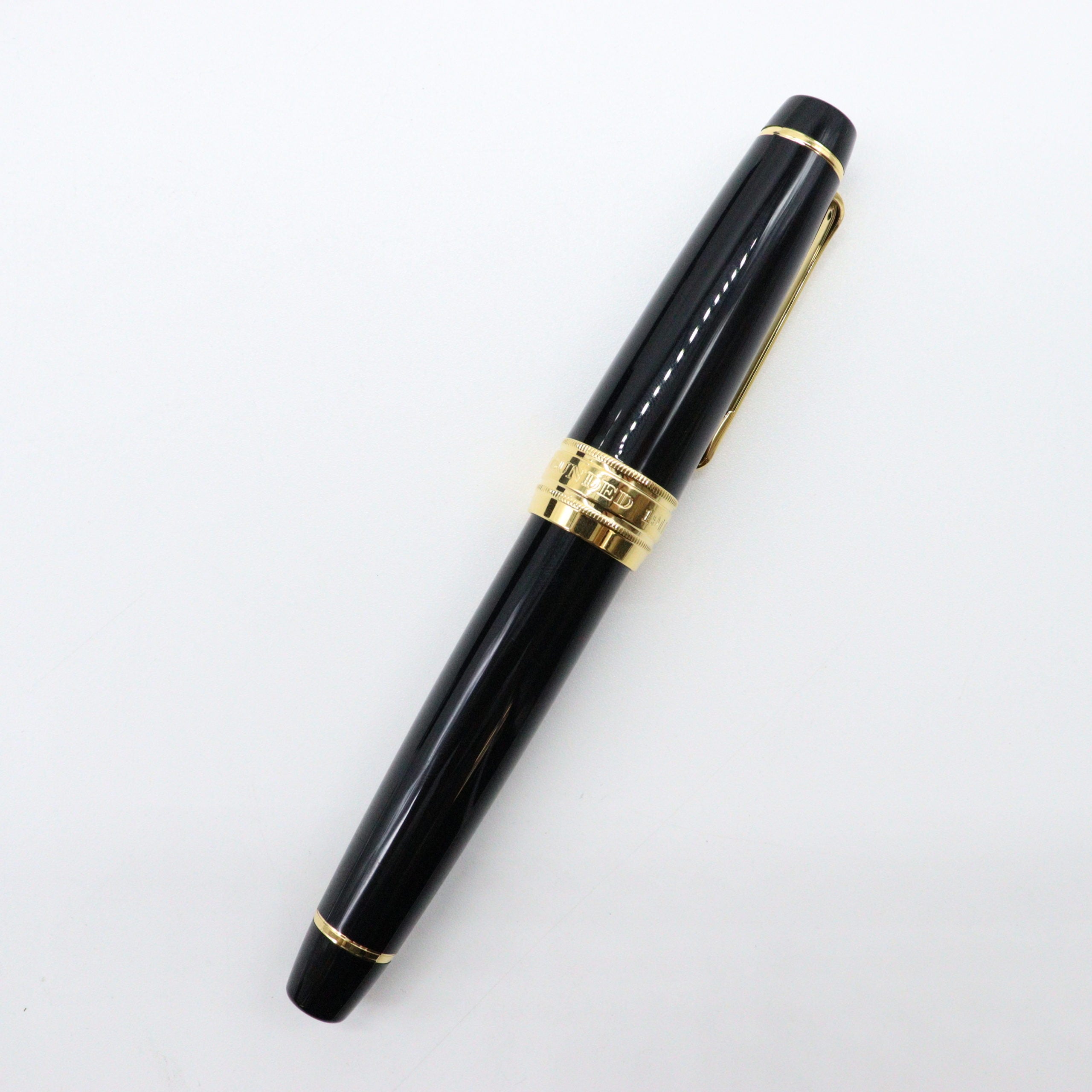 SAILOR PEN - 21K Gold - Pro Gear King of Pen Fountain Pen - Black and Gold