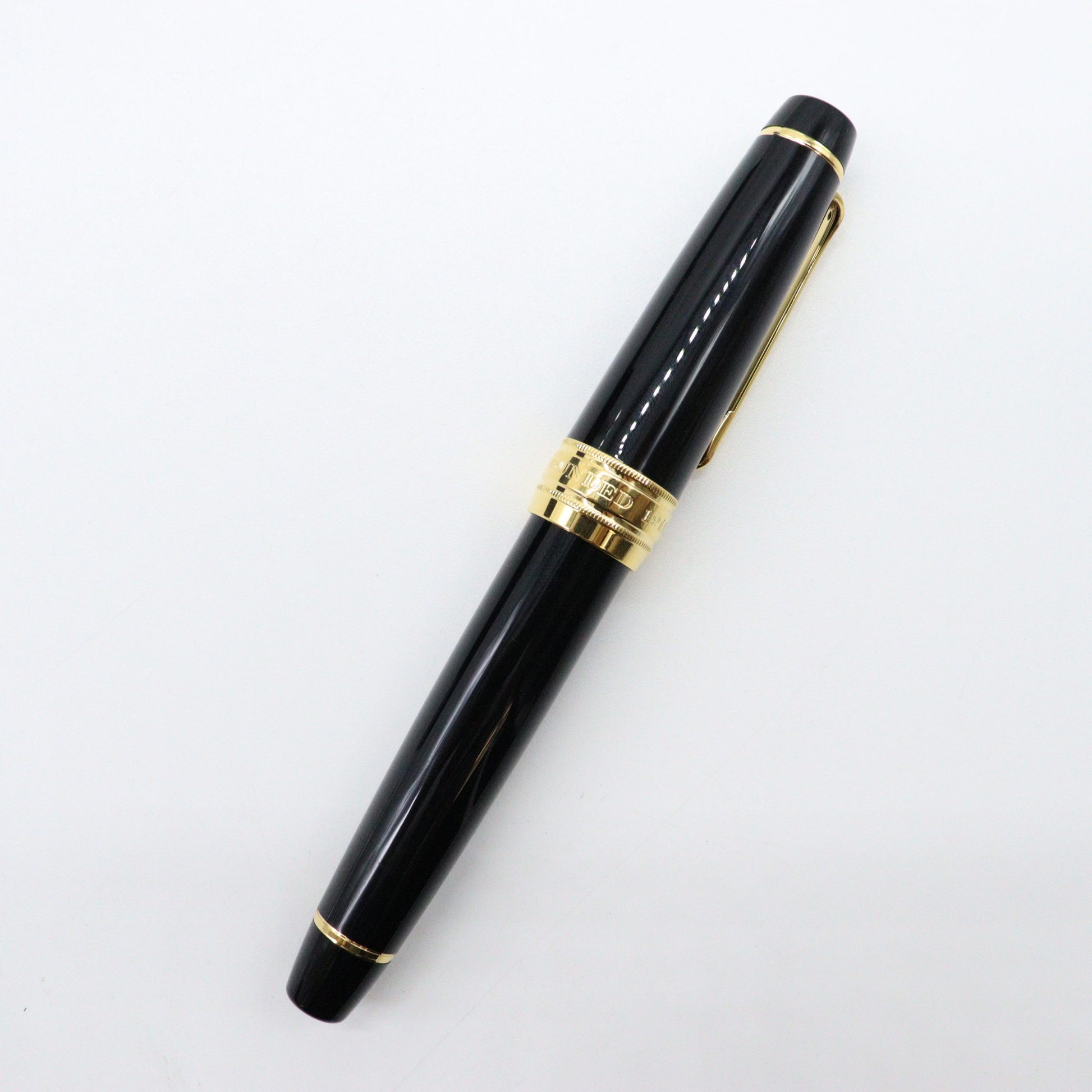 SAILOR PEN - 21K Gold - Pro Gear King of Pen Fountain Pen - Black and Gold - Buchan's Kerrisdale Stationery