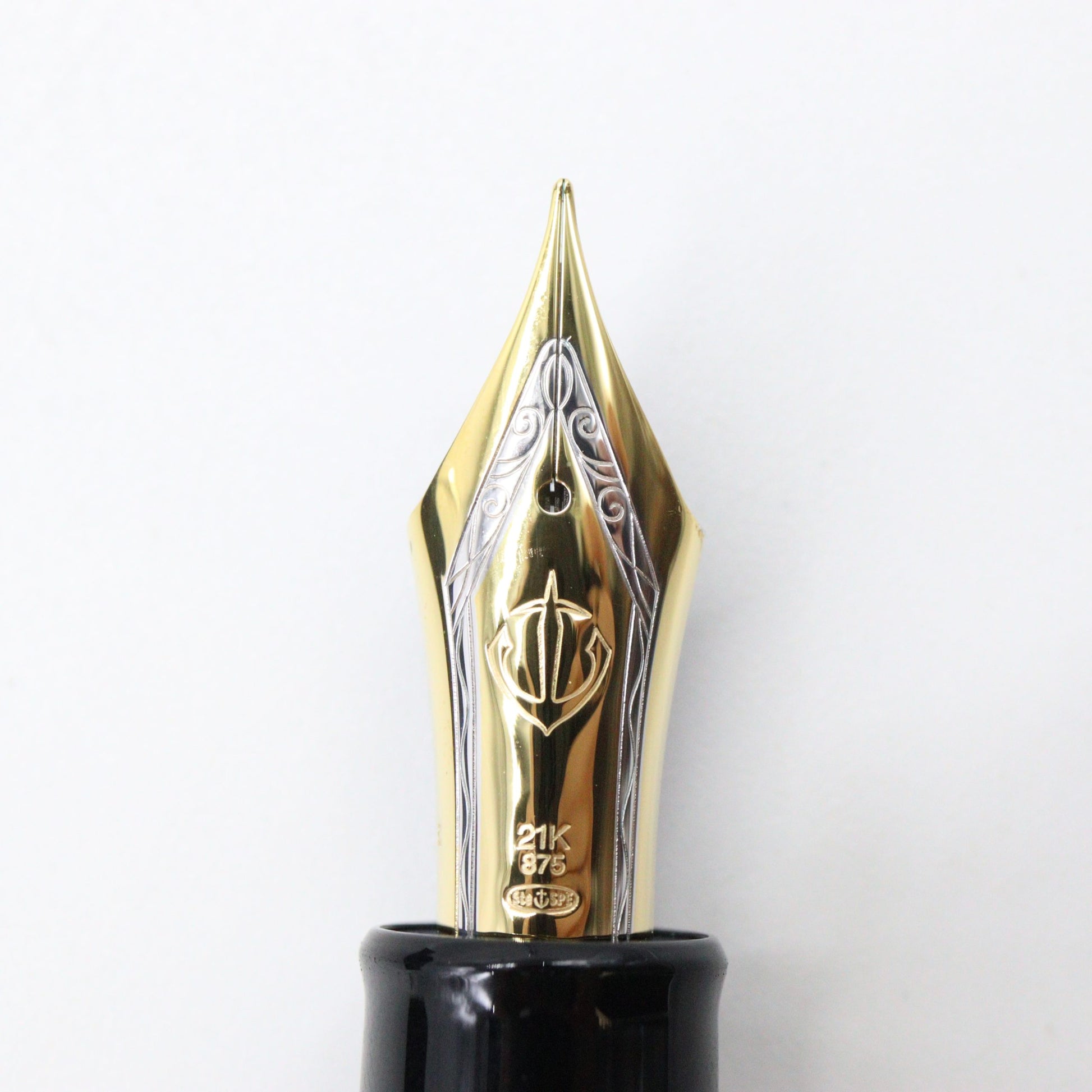 SAILOR PEN - 21K Gold - Pro Gear King of Pen Fountain Pen - Black and Gold - Buchan's Kerrisdale Stationery