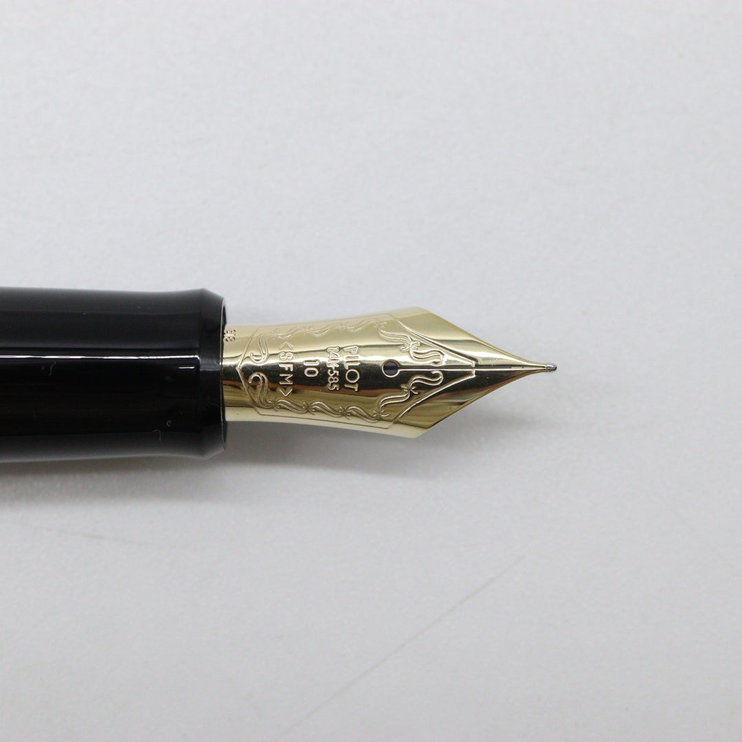 PILOT - Custom 742 Fountain Pen - Black - Buchan's Kerrisdale Stationery