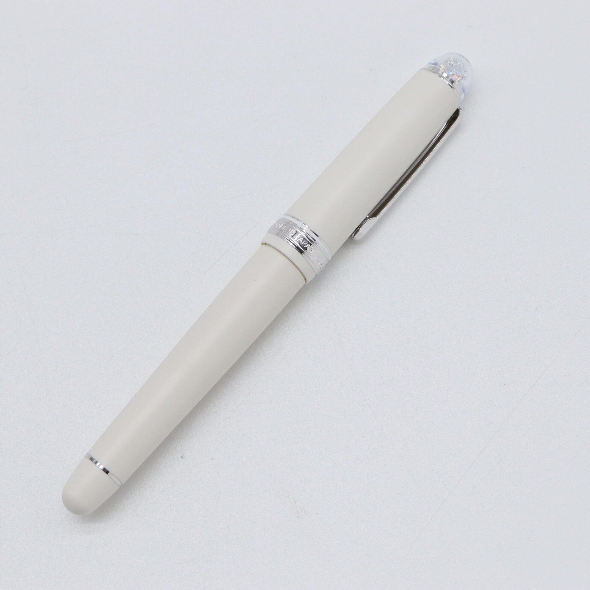 PLATINUM - #3776 Century Fountain Pen - Limited Edition - Shape of Heart "Ivoire" - Buchan's Kerrisdale Stationery