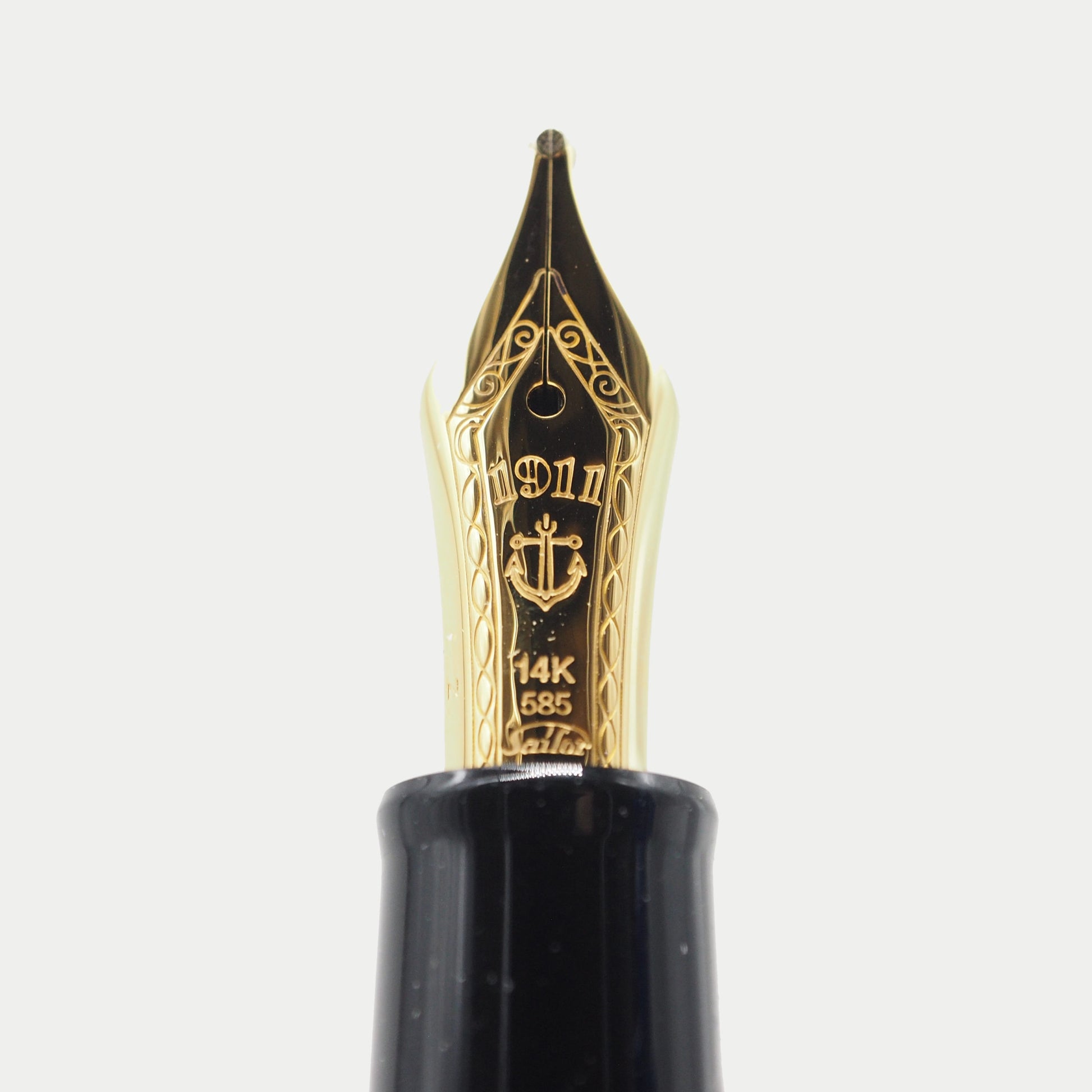 SAILOR PEN - Professional Gear Slim "Black Gold" Fountain Pen - Buchan's Kerrisdale Stationery