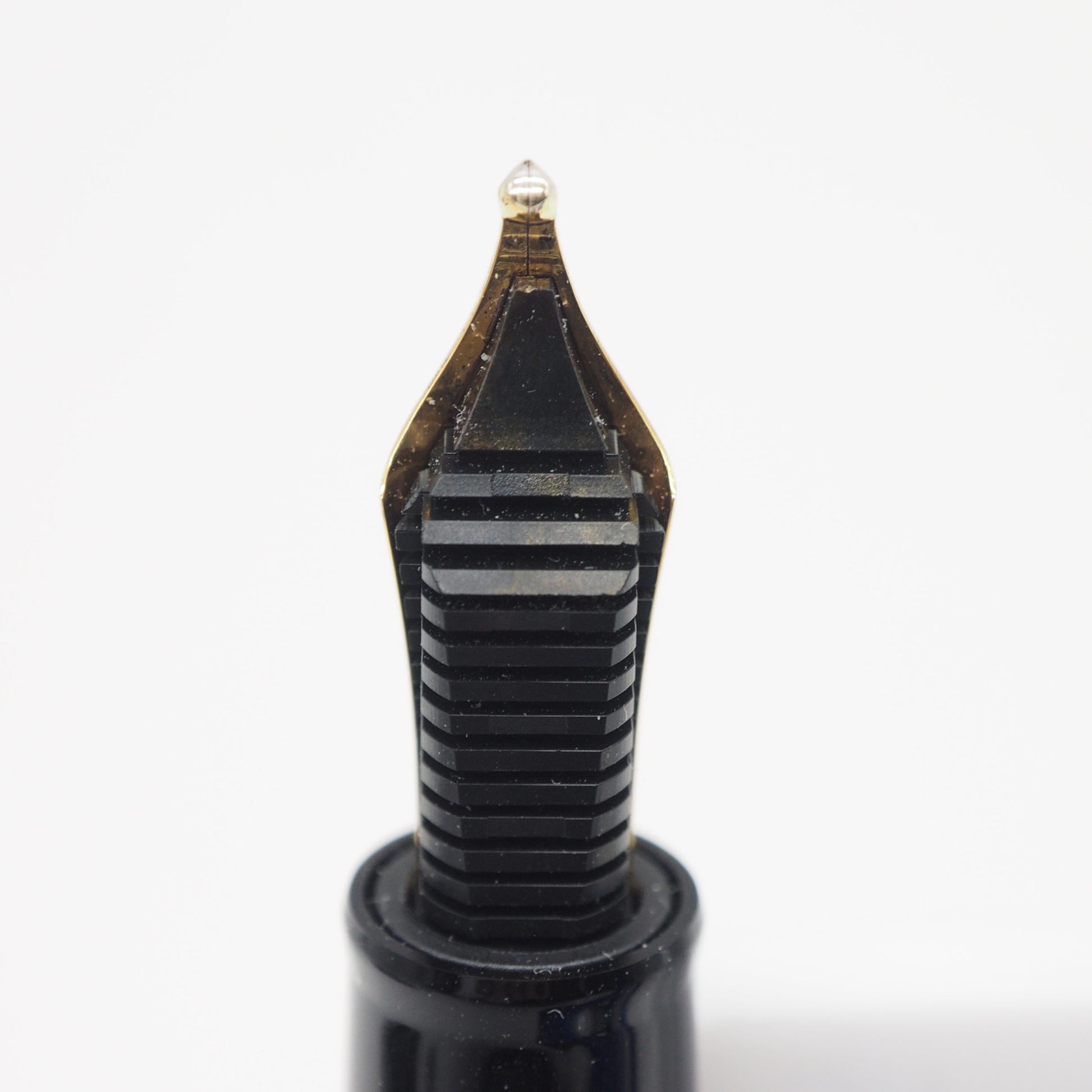 SAILOR PEN - Professional Gear Slim "Black Gold" Fountain Pen - Buchan's Kerrisdale Stationery