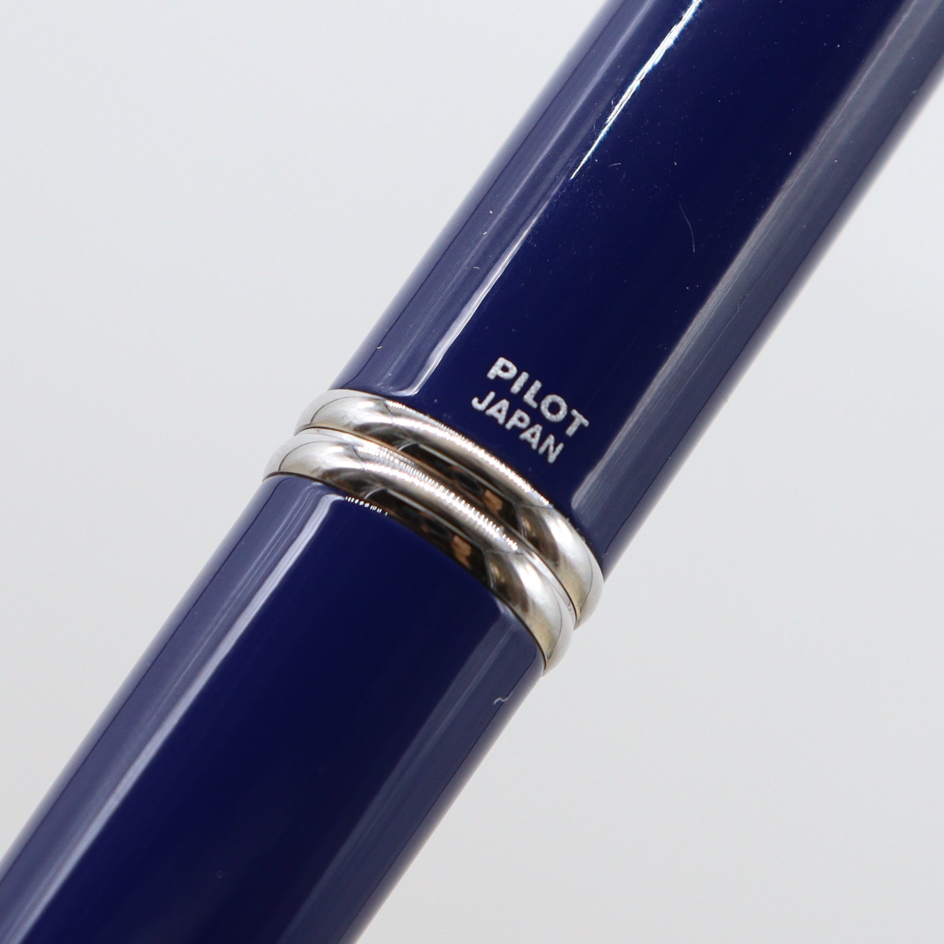 PILOT - Capless Vanishing Point Fountain Pen - Blue and Silver with 18k Rhodium Plated Gold Nib - Buchan's Kerrisdale Stationery