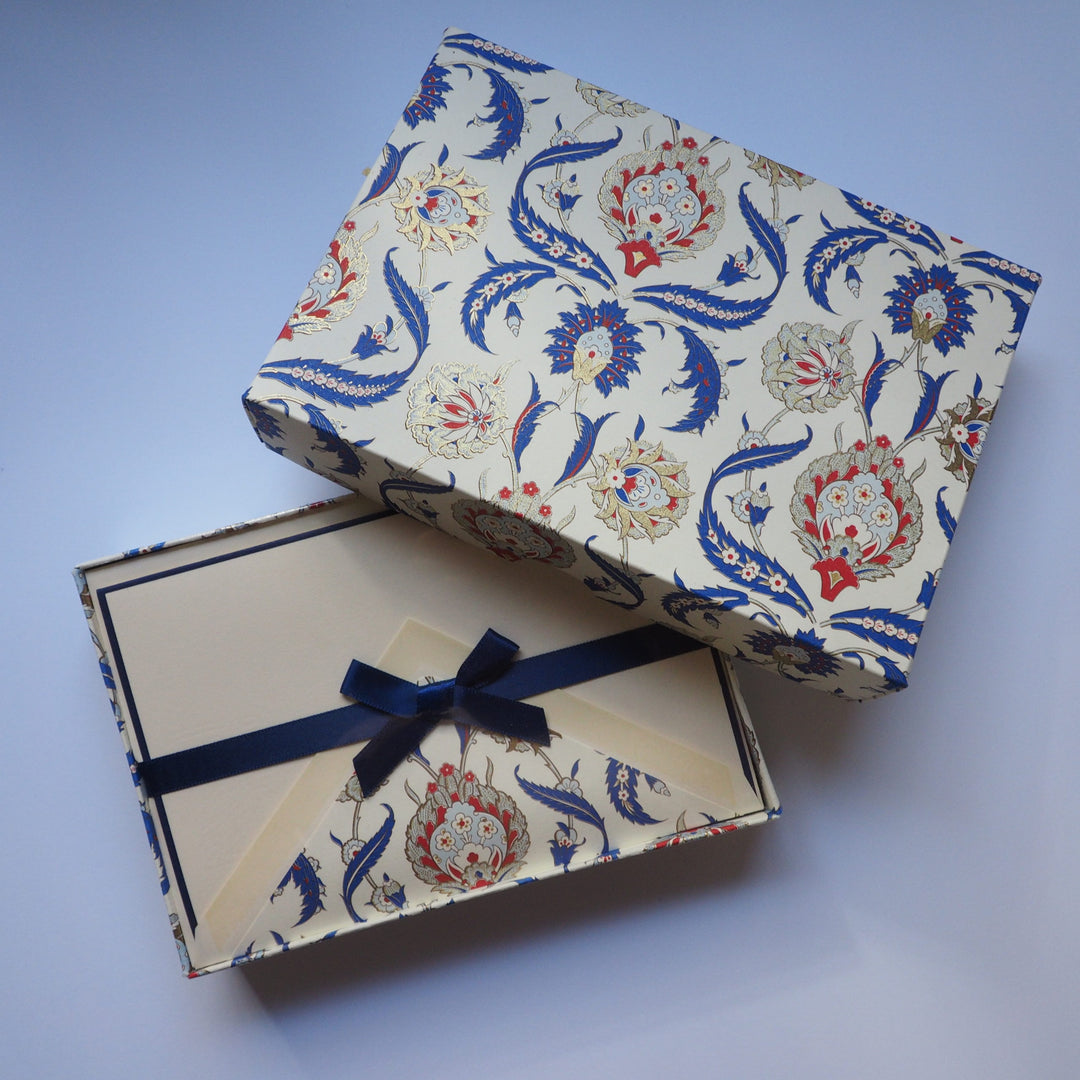ROSSI Folded Cards and Lined Envelopes Blue Feathers – BSC 117 - Buchan's Kerrisdale Stationery